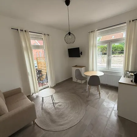 Kraehennest Am Schlosspark * Dornum