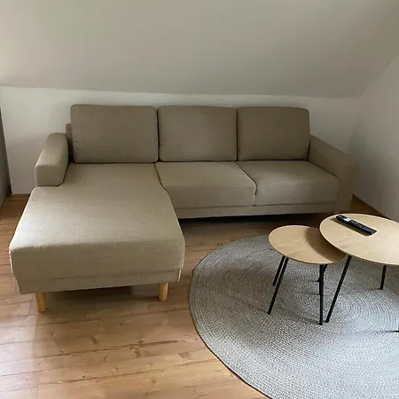 Kraehennest Am Schlosspark Apartment